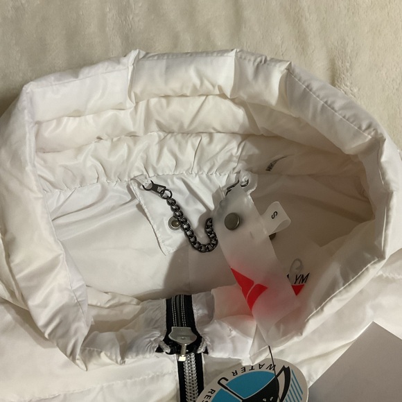 Guess Women's White Quilted Vest - Picture 4 of 5